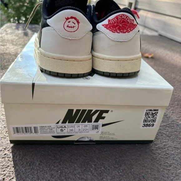 Travis Scott Olives Sneakers